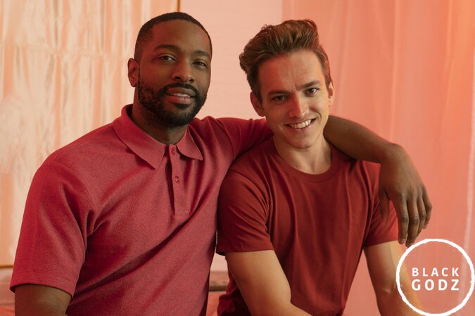 Hunks collide — black stud fucks white muscle raw