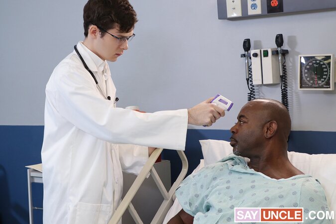 Aaron Trainer fucks Dakota Lovell hard in clinic