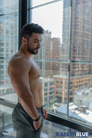 Arad Winwin fucks Alex Kof raw while kissing