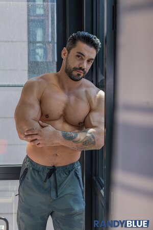 Arad Winwin fucks Alex Kof raw while kissing