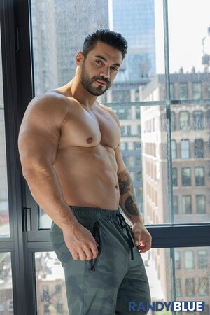 Arad Winwin fucks Alex Kof raw while kissing