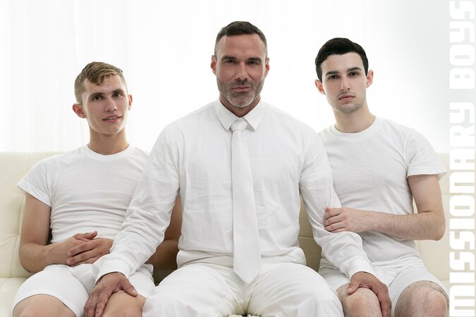 Stepbrother Johnson oils Elder Stewart's girthy cock smooth skin