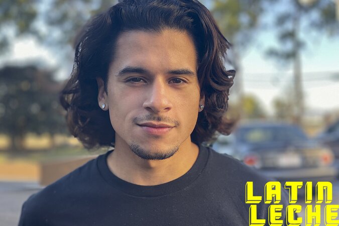 Armond Rizzo kisses wavy boy's cock tip before deepthroat rod