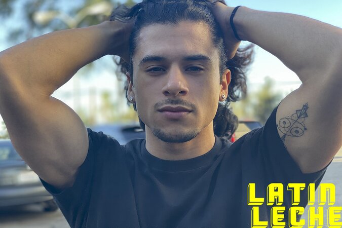 Armond Rizzo kisses wavy boy's cock tip before deepthroat rod