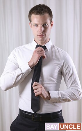 Manuel Skye interviews Benjamin Blue ensuring comfort with raw test