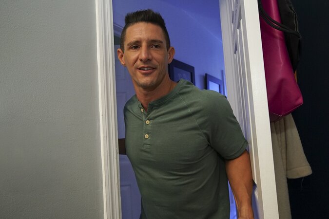 Jax Thirio bends for Dakota Lovell and Gabriel Nogueira's raw