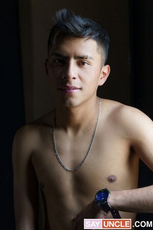 Enrique Mudu watches Angel Crush fuck Cain Gomez glory hole