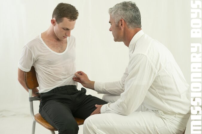 Elder Boon lies to President Farnsworth then spreads hairy ass for raw punish