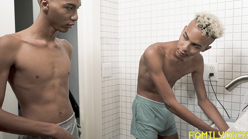 Twin Dante rims Diego's ass before mutual cum hand explosion