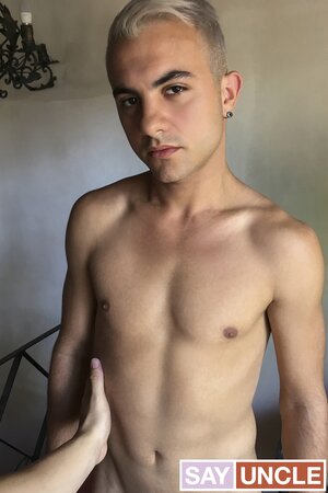 Juan Cruz slobbers on uncut boner for pesos in casting