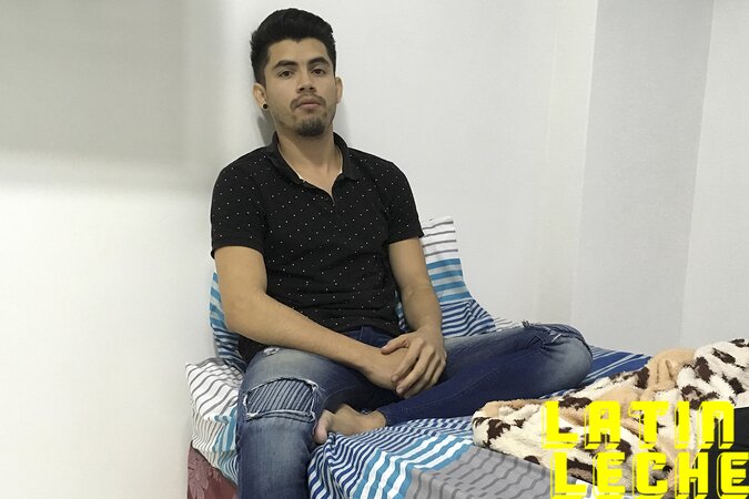 Xstian sits on dick grunting to hot leche explosion