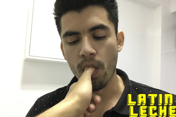 Xstian sits on dick grunting to hot leche explosion