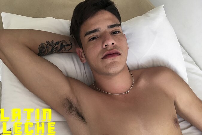 Birthday-boy Tommy's virgin hole gets Walter's passionate first-time slide