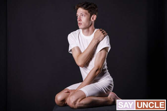 Edward Terrant deepthroats President Beau Reed's big dick