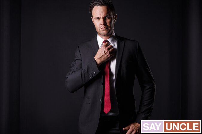 Edward Terrant deepthroats President Beau Reed's big dick