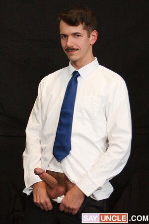 Jonah Wheeler fucks Grant Ducati's tight ass to prove obedience