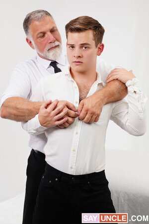 Ryan Russo sucks President Rick Kelson's hairy cock in ritual