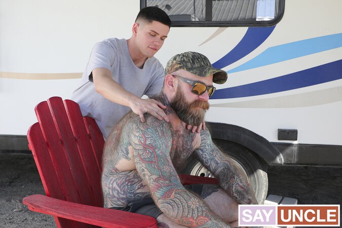 Jack Dixon barebacks Dylan Hayes' tight ass in trailer park