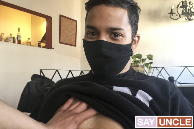 Gus fucks delivery boy Javiez' ass for extra tip money