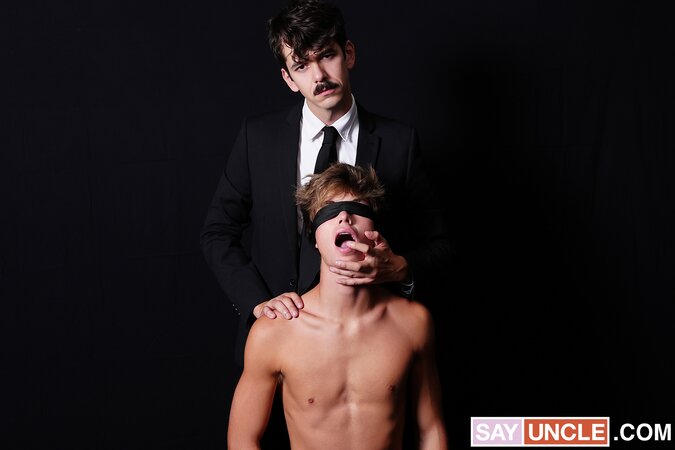 Jonah Wheeler cums on Oliver Carter's stomach after ride