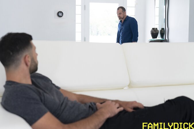 Max Sargent fills Argos’s hole with cum