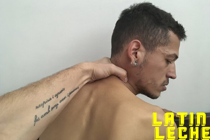 A stranger fucks Cochi’s ass in POV