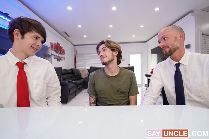 Jake Lawrence fills Ryan Kneeds while Dakota Lovell watches