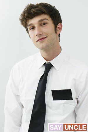 Trent Summers checks Kai Masters then rims his hole