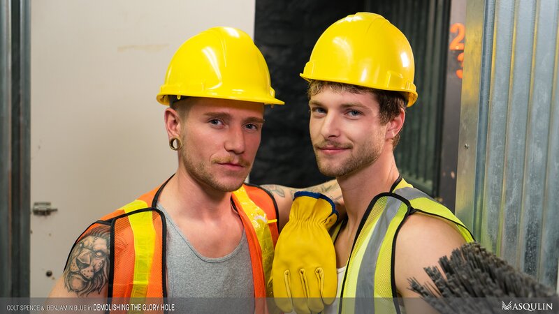 Construction buds Benjamin Blue and Colt Spence fuck the gloryhole
