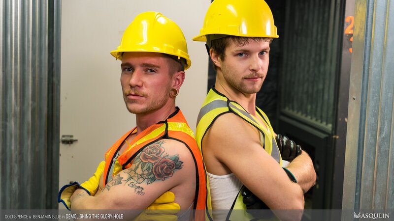 Construction buds Benjamin Blue and Colt Spence fuck the gloryhole