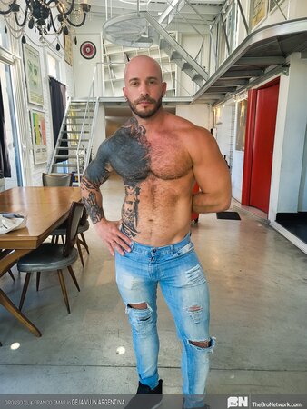 Grosso XL reunites with hustler Franco Emar and breeds him in Argentina