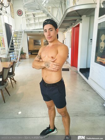 Grosso XL reunites with hustler Franco Emar and breeds him in Argentina