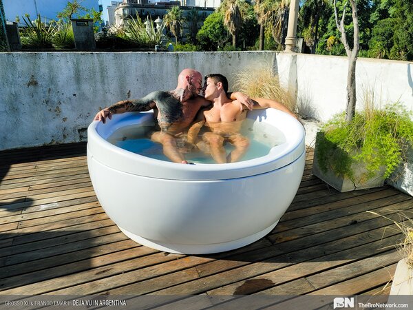 Grosso XL reunites with hustler Franco Emar and breeds him in Argentina