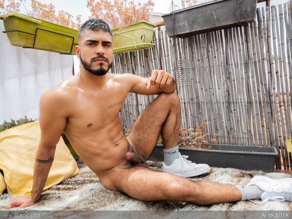 Valentino Sistor strokes cut cock outside and hoses himself