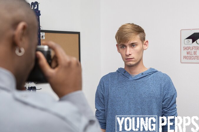 See how BBC hunk cums on smooth twink chest