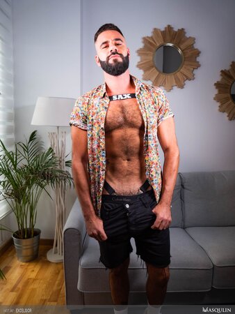 Kinky Excelsior jerks hairy cock in leather gear