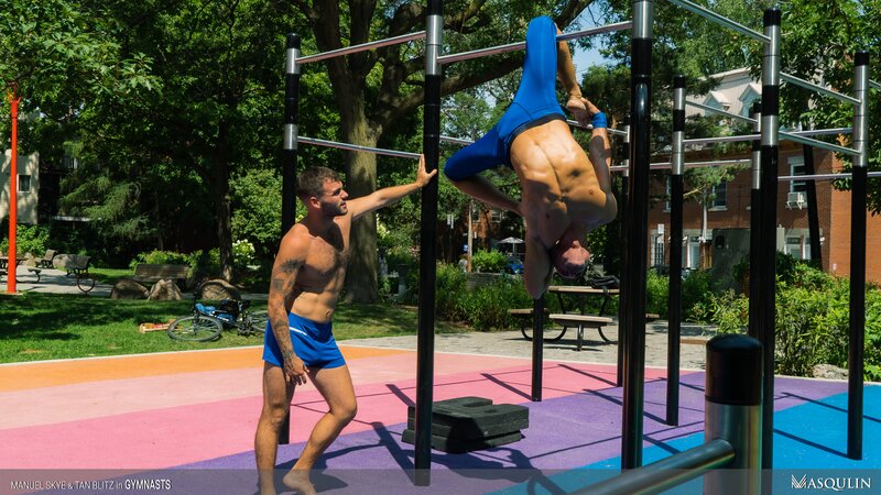 Manuel Skye teaches gymnast Tan Blitz with his huge dick