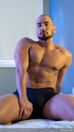 Tayler Tash chokes and breeds Drew Dixon in the keys game