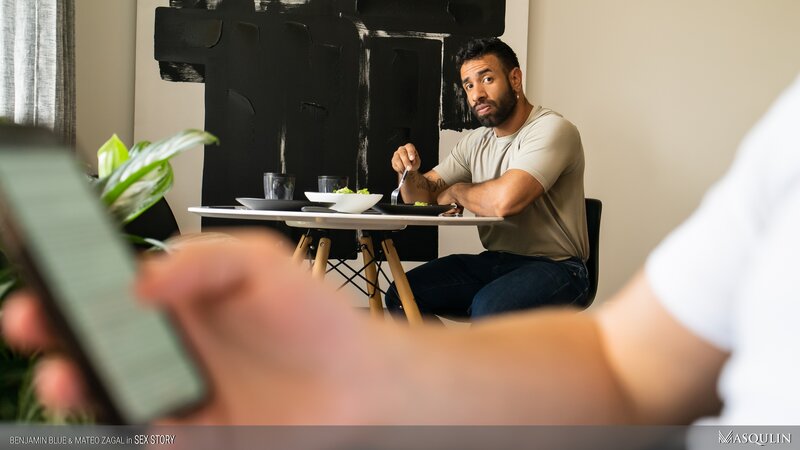 Benjamin Blue reads the dirty story and gets fucked by Mateo Zagal