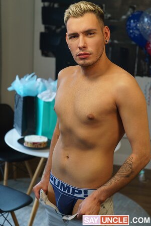 Teddy Torres gifts stepson William Moore to Mateo Zagal's bareback pounding