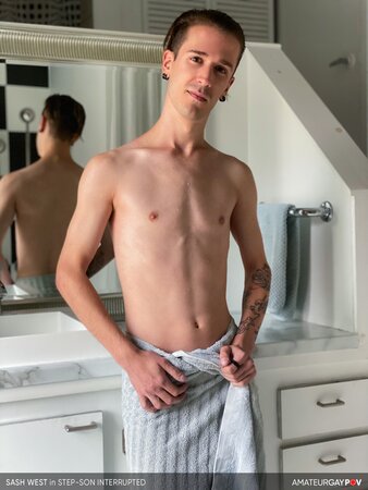 Sash West plays with daddy's big dick raw and deep post-tub