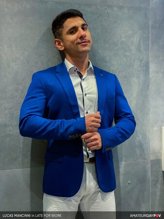 Lucas Mancinni gets facial cumshot to release work tension