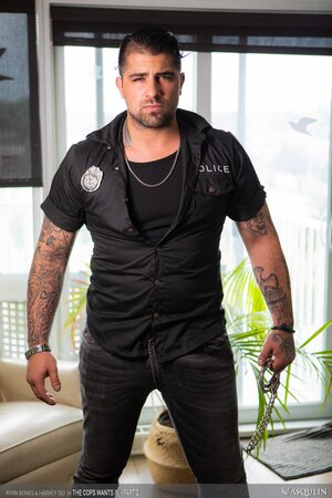 Officer Ryan Bones catches Harvey Sid jerking outdoors on camera