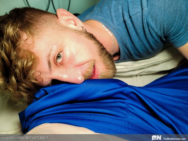 Tyler Roma earns wifi with epic two-handed blowjob on big cock