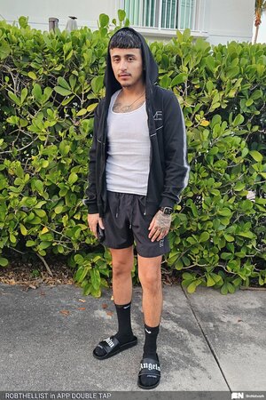 Robthellist earns second hookup with charismatic ass and blowjob