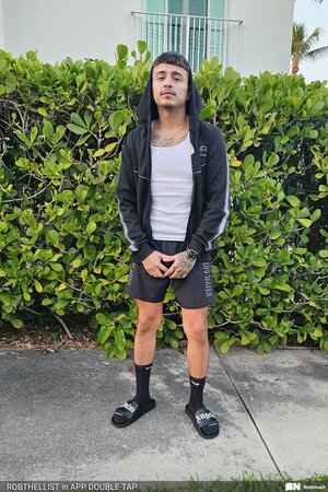 Robthellist earns second hookup with charismatic ass and blowjob