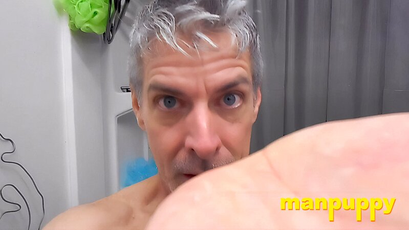 Giant Richard Lennox demands tiny captive to wipe his ass