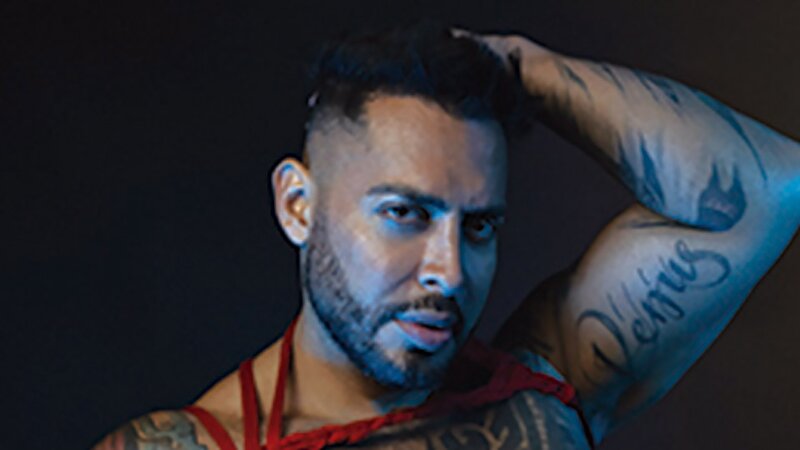 Seven studs wild live fisting orgy at Hustlaball