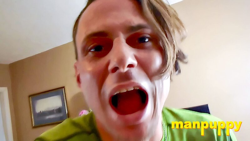 Giants Tommy and Richard fight to eat tiny you