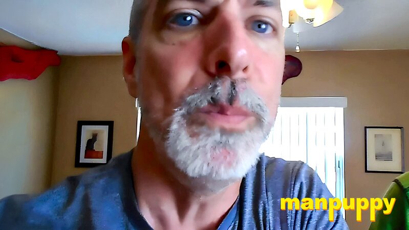 Giants Tommy and Richard fight to eat tiny you